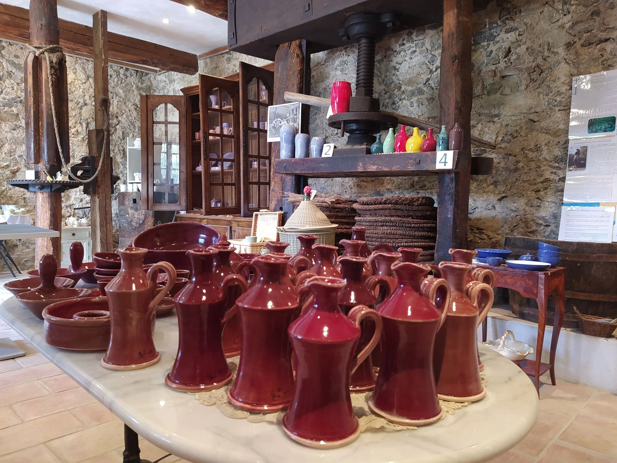 RRGUITI Ceramic France - Fabrication artisanale de céramique made